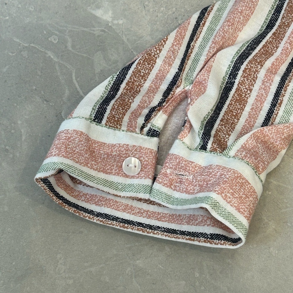 NWOT Eden & Olivia Striped Button Up Top - Picture 6 of 6